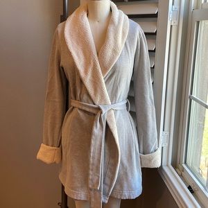 VS gray shawl collar robe S